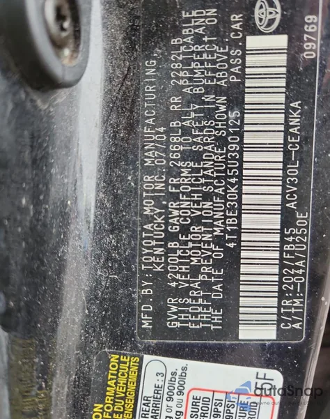 2005 Toyota Camry Le z USA, uszkodzony, nr VIN 4T1BE30K45U390125